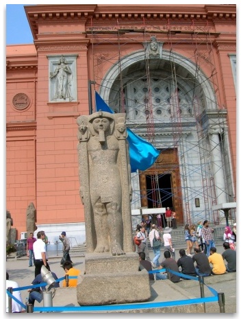 Statue of Hathor outside the museum